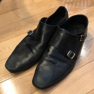 Dress shoes